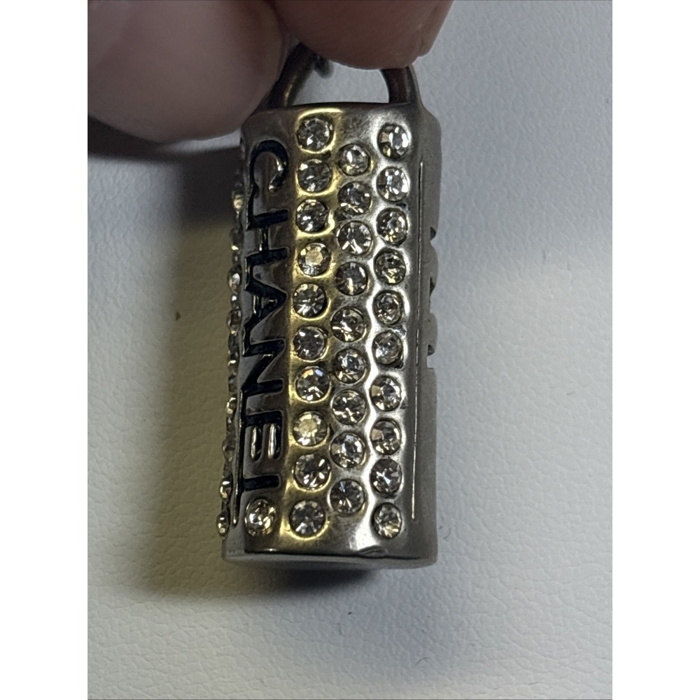 Chanel Purse Pin. Missing Stones - Picture 5 of 14